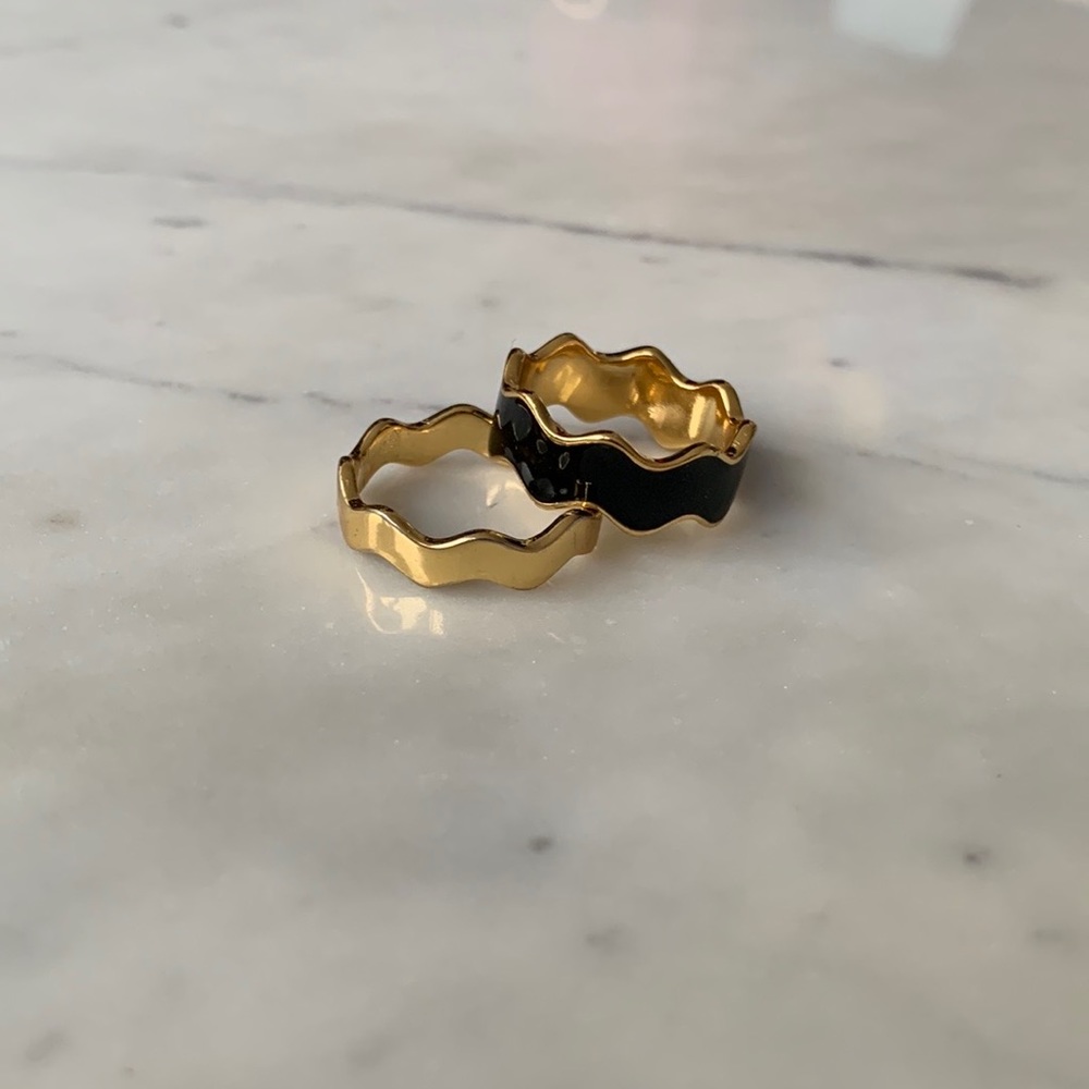 Gorjana 18K Gold Zig Zag Stackable Rings Black Gold Enamel